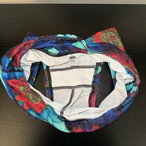 Fleo Shorts - cool floral design - size M - Picture 4 of 4